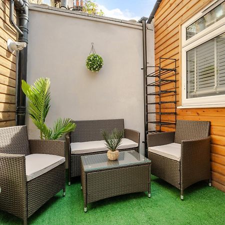 Stylish Two Bedroom Apartment By Central London With Garden Extérieur photo